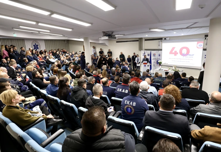 Ορκωμοσία 158 διασωστών - Πληρωμάτων Ασθενοφόρων στο ΕΚΑΒ
