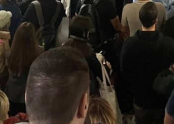 Περιμένοντας…