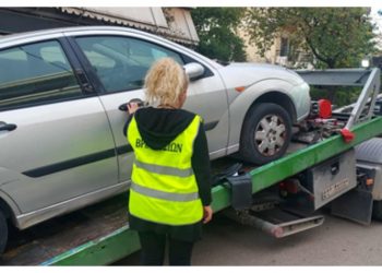 Συνεχίζεται η περισυλλογή εγκαταλελειμμένων αυτοκινήτων από τους δρόμους των Βριλησσίων