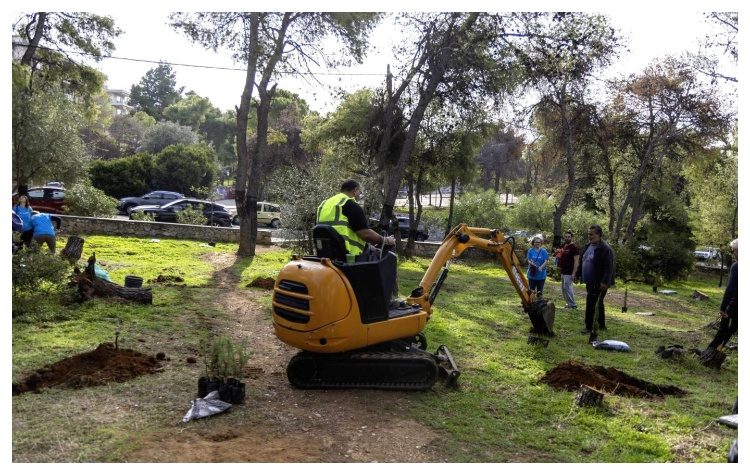 Μικροί και μεγάλοι δενδροφύτευσαν τα αλσύλλια της Νέας Λέσβου Αμαρουσίου