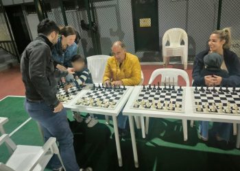«Σκακιστικό Απόγευμα» στο ανακαινισμένο γήπεδο μπάσκετ της Πλατείας Κυθήρων