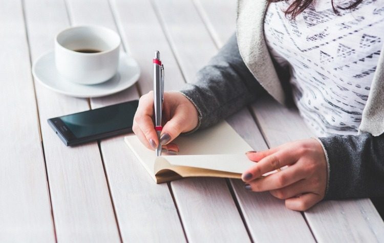 Εργασιακή «χείρα βοηθείας» μέσω Δήμου σε γυναίκες