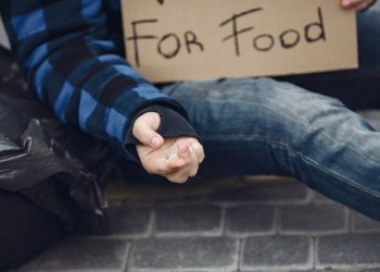 Οι δείκτες της ακραίας φτώχειας