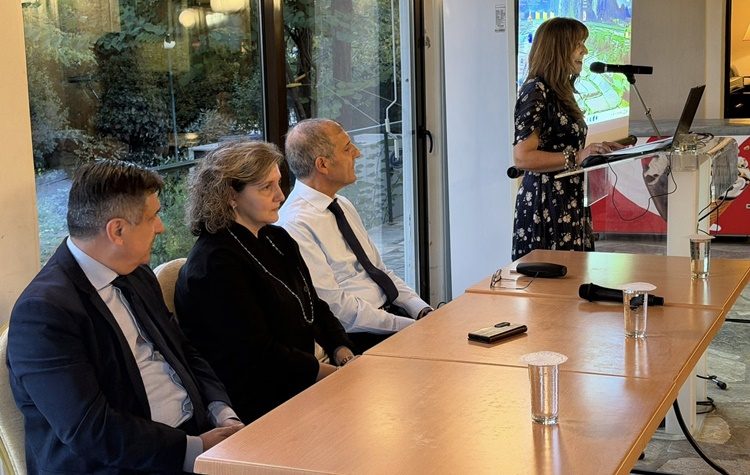 ΚΕΠ Υγείας Δήμου Κηφισιάς: Μήνυμα ευαισθητοποίησης για την «Πρόληψη του καρκίνου του μαστού»