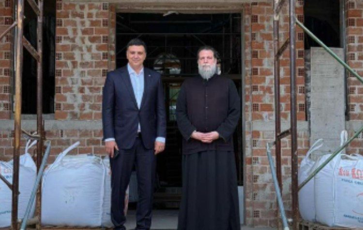 Επίσκεψη του Βασίλη Κικίλια στο «Ιωνικό Κέντρο» της Ι.Μ. Νέας Ιωνίας