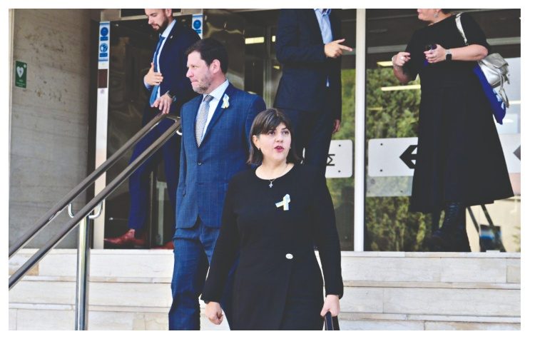 Λάουρα Κοβέσι: Στο φόντο των Τεμπών