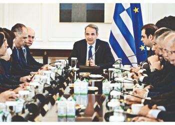 Με το βλέμμα στις κάλπες…