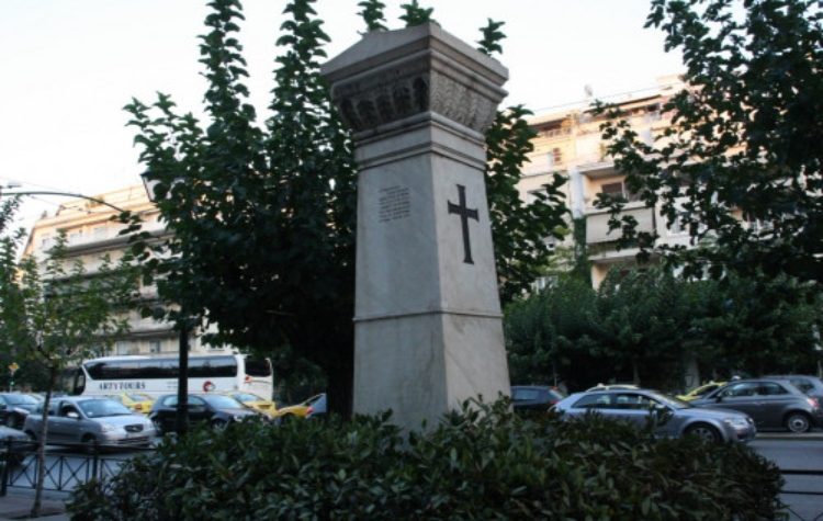 Η βία κατά του μνημείου του Ίωνος Δραγούμη