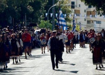 Στα γαλανόλευκα Παπάγου και Χολαργός για την Εθνική Επέτειο