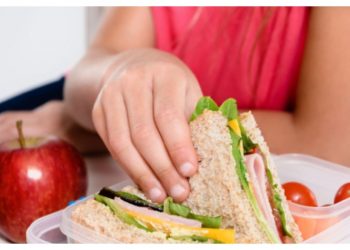 Δόμνα Μιχαηλίδου: “Ξεκινά σήμερα το Πρόγραμμα των Σχολικών Γευμάτων για 231.062 μαθητές δημοτικού”