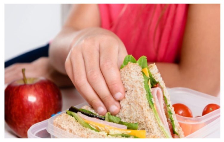 Δόμνα Μιχαηλίδου: “Ξεκινά σήμερα το Πρόγραμμα των Σχολικών Γευμάτων για 231.062 μαθητές δημοτικού”