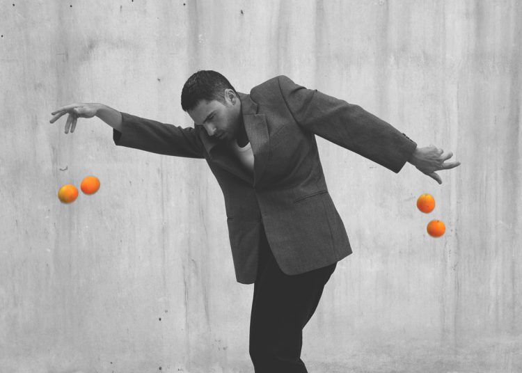 Δωρεάν χώμα για όλους / εκδοχή 2, επιστρέφει για 6 μόνο παραστάσεις