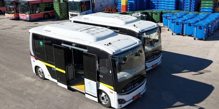 Σε λειτουργία τα δύο νέα ηλεκτρικά λεωφορεία της Δημοτικής Συγκοινωνίας Αμαρουσίου