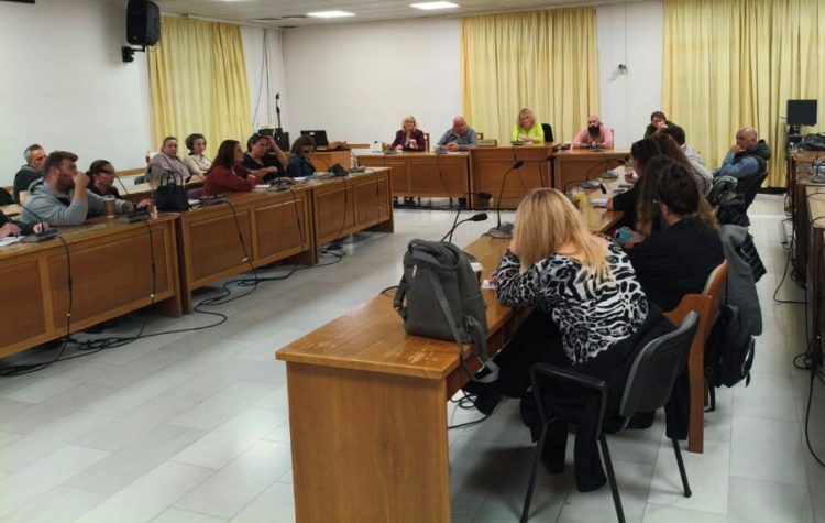 Ν. Κοσμοπούλου: Σειρά συναντήσεων για τα σχολεία