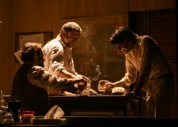 «Ανεξάρτητα Κράτη»- Δικαιολογημένα τα sold out!- ΔΥΝΑΤΗ παράσταση!