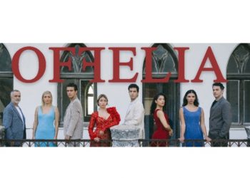 Η παράσταση «OFFELIA» που ξεκίνησε από την Πεντέλη ανεβαίνει στο θέατρο «Σημείο»