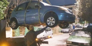 Συνεχίζεται η εκστρατεία απομάκρυνσης εγκαταλελειμμένων οχημάτων