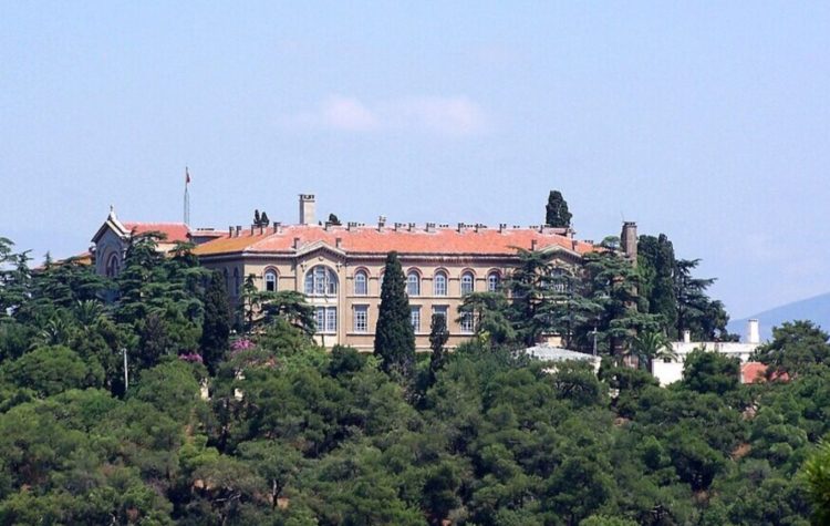 Η Τουρκία απέλασε 350 Χριστιανούς ως «απειλές για την εθνική ασφάλεια» - The European Conservative