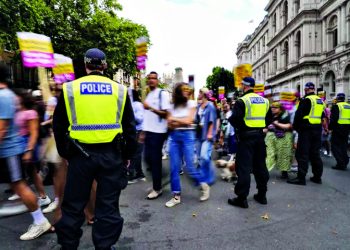 Βρετανία: Διαδηλώσεις με… όρια