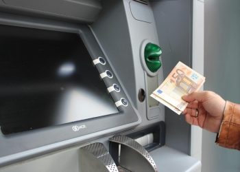 Οι ενισχύσεις 600 εκατ. ευρώ που καταβάλλονται τον Νοέμβριο σε 2,4 εκατ. πολίτες