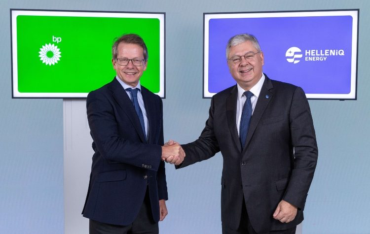 HELLENiQ ENERGY και BP ανανεώνουν τη συνεργασία τους με ορίζοντα 10ετίας!