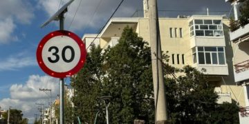 Νέες ηλιακές πινακίδες αναγραφής ορίων ταχύτητας τοποθετήθηκαν στα Βριλήσσια