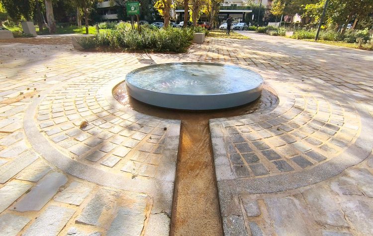 Παραδόθηκαν άλλες δύο «αδριάνειες» αναπλάσεις (Φωτογραφίες)