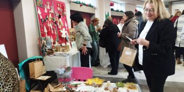 Η δήμαρχος στο Χριστουγεννιάτικο Bazaar της Μονάδας Προστασίας Παιδιού Πεντέλης