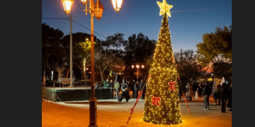 Χριστουγεννιάτικη βόλτα με διώροφο λεωφορείο  από τον Δήμο Πεντέλης!