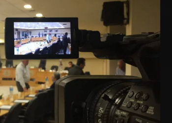 Δημοτικό Συμβούλιο: Από την παραδοσιακή στην… ψηφιακή εποχή