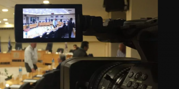 Δημοτικό Συμβούλιο: Από την παραδοσιακή στην… ψηφιακή εποχή