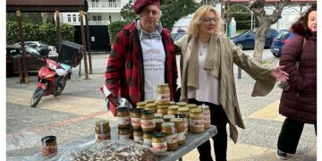 Στη δράση διάθεσης ελληνικών προϊόντων η δήμαρχος Νατάσσα Κοσμοπούλου