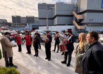 Η Φιλαρμονική Φιλοθέης-Ψυχικού πλημμύρισε με εορταστικές μελωδίες την πόλη
