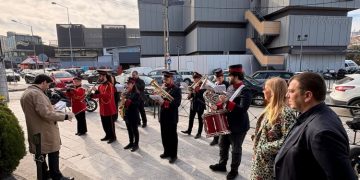 Η Φιλαρμονική Φιλοθέης-Ψυχικού πλημμύρισε με εορταστικές μελωδίες την πόλη