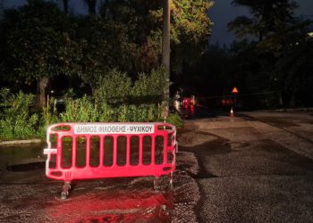Φιλοθέη: Kαθίζηση οδοστρώματος λόγω βλάβης της ΕΥΔΑΠ