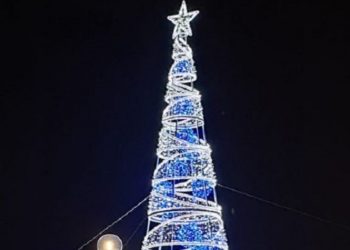 Μεταμόρφωση: Φωταγώγηση του χριστουγεννιάτικου δέντρου στο Σκεπαστό