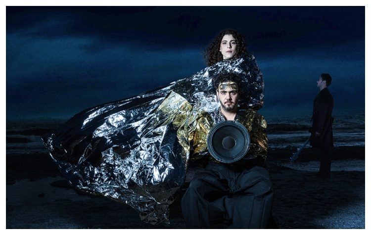 «Οι Ζωντανοί»: Μια παράσταση που ξεχωρίζει