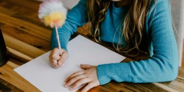 Ένα βιβλίο στο «δίκτυο» αλληλέγγυας παιδικότητας