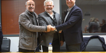 «Τρεις παρατάξεις συμπορεύονται ενάντια στην αδιαφάνεια του δημάρχου»