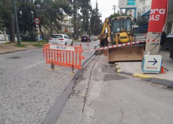 Έσπασε αγωγός της ΕΥΔΑΠ στη Λεωφόρο Δ. Πλακεντίας