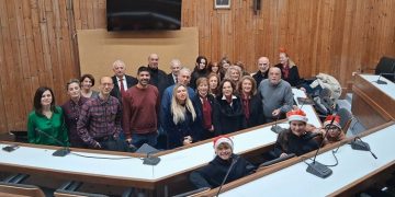 Χριστουγεννιάτικα κάλαντα & ευχές στο Δημαρχείο από τη «Χορωδία Κηφισιά 1937»