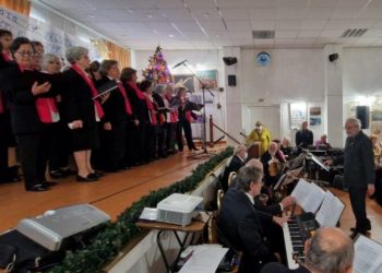 «Ρεσιτάλ» αγάπης στη γιορτή των ΚΑΠΗ του Δήμου