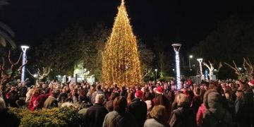 Το Σάββατο ανάβει το Χριστουγεννιάτικο Δέντρο στην Πλατεία Μικρασιατών