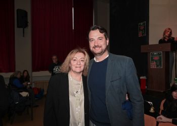 Γυμνάσιο- Λύκειο Νέας Πεντέλης: Περισσότερα από 250 παιδιά από Δήμους - μέλη του Σ.Β.Α.Π τραγούδησαν μαζί για τα Χριστούγεννα