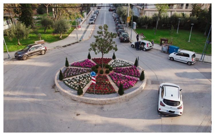 Νέα όψη πήραν οι δυο κυκλικοί κόμβοι στην οδό Κύπρου