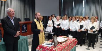 Την πίτα των ΚΑΠΗ Αμαρουσίου έκοψε ο δήμαρχος Θεόδωρος Αμπατζόγλου