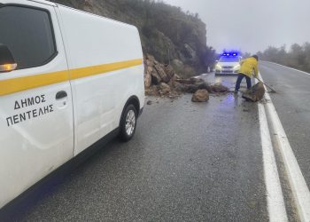 Κλειστό λόγω κατολίσθησης το ένα ρεύμα του Περιμετρικού Δρόμου 414-Αγίου Πέτρου