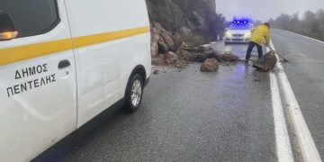 Κλειστό λόγω κατολίσθησης το ένα ρεύμα του Περιμετρικού Δρόμου 414-Αγίου Πέτρου