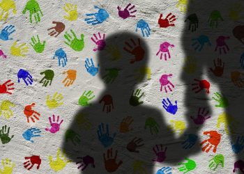 Πίσω από τους άσπρους τοίχους…