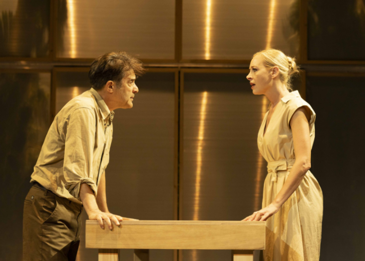 ΑΛΙΓΑΤΟΡΕΣ- Μια παράσταση που θα σε «αγγίξει»